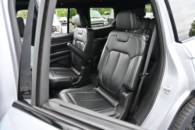 Used 2024 Jeep Grand Cherokee L Limited w/ Luxury Tech Group II AWD/4WD image 27