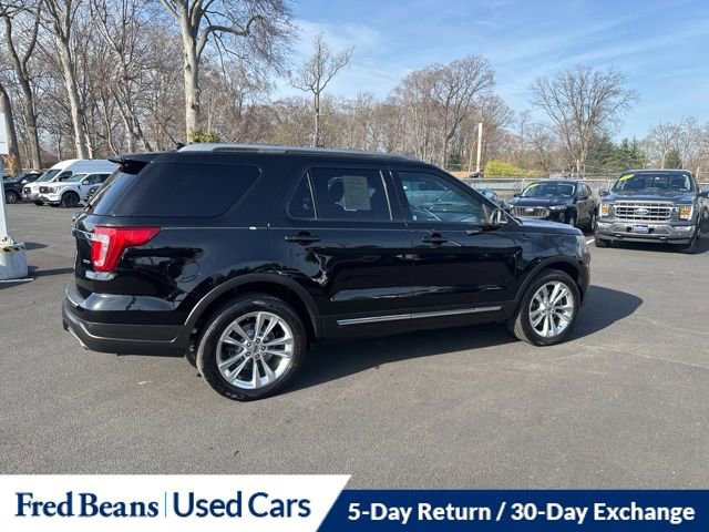 Certified 2018 Ford Explorer XLT w/ Equipment Group 202A AWD/4WD image 5