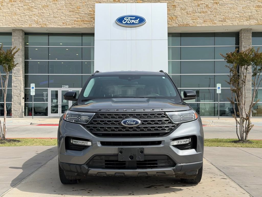 Certified 2024 Ford Explorer XLT w/ Equipment Group 202A RWD image 2