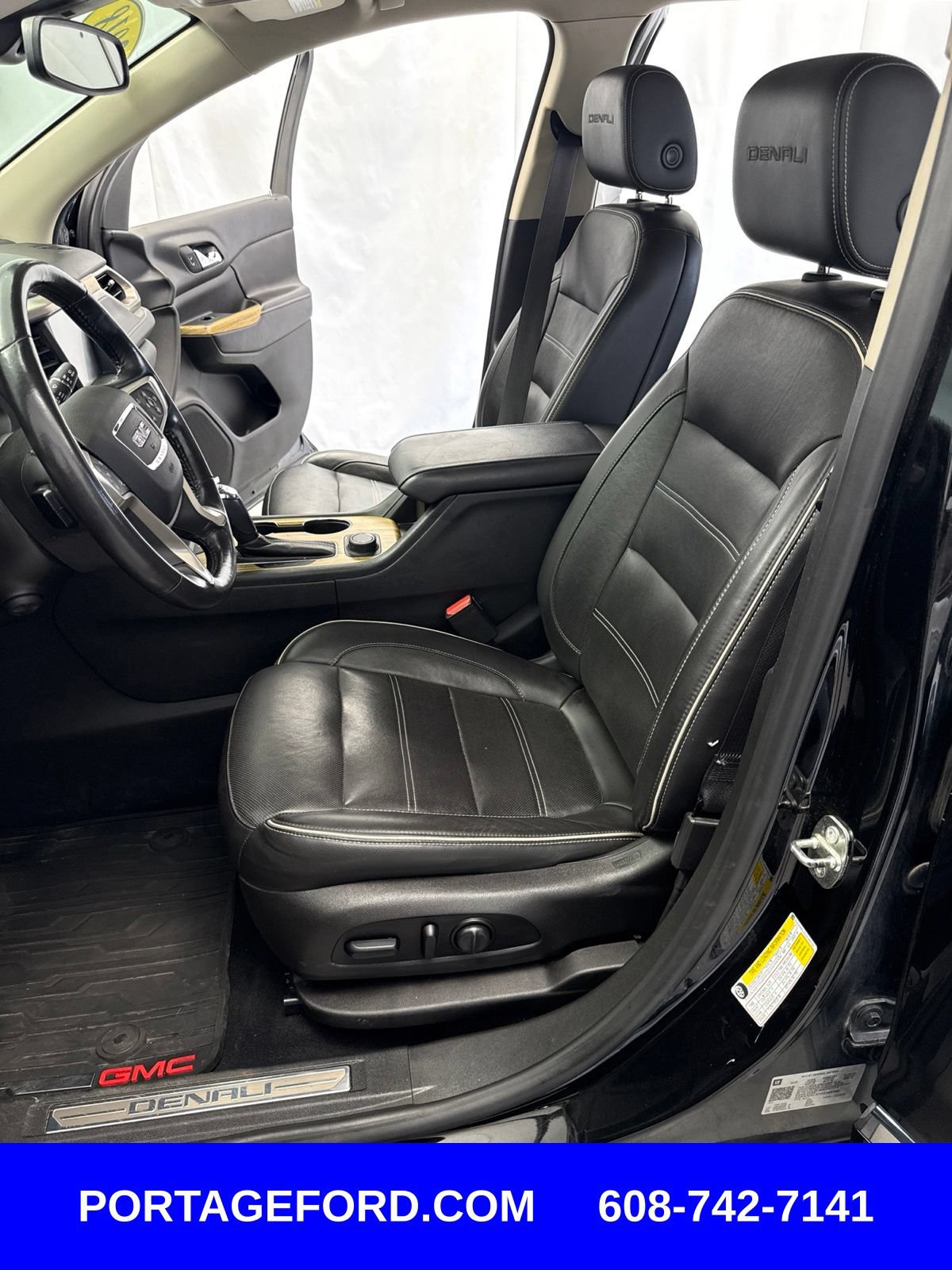 Used 2018 GMC Acadia Denali w/ Technology Package AWD/4WD image 7