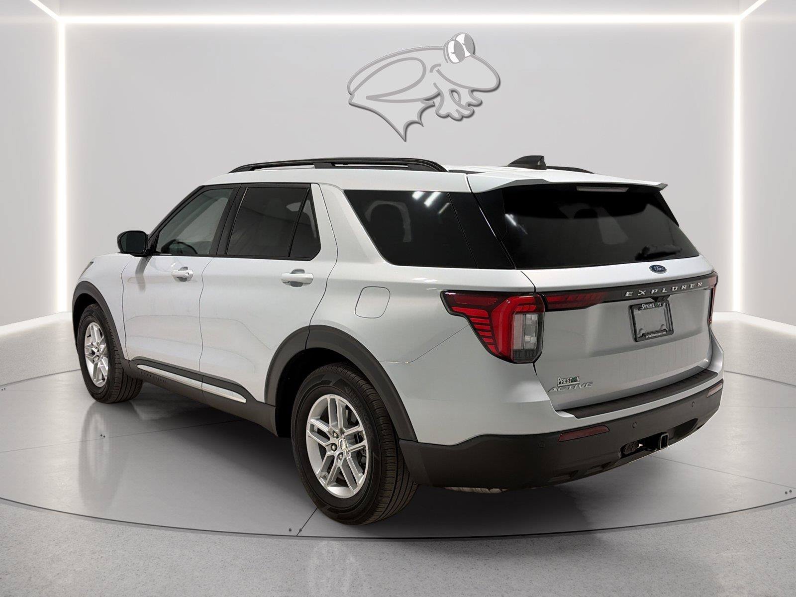 Certified 2025 Ford Explorer Active RWD image 3