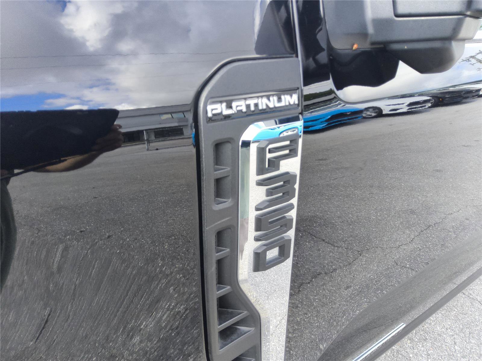 Certified 2024 Ford F350 Platinum w/ Tremor Off-Road Package AWD/4WD image 11