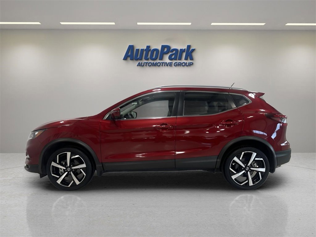 Used 2022 Nissan Rogue Sport SL image 2