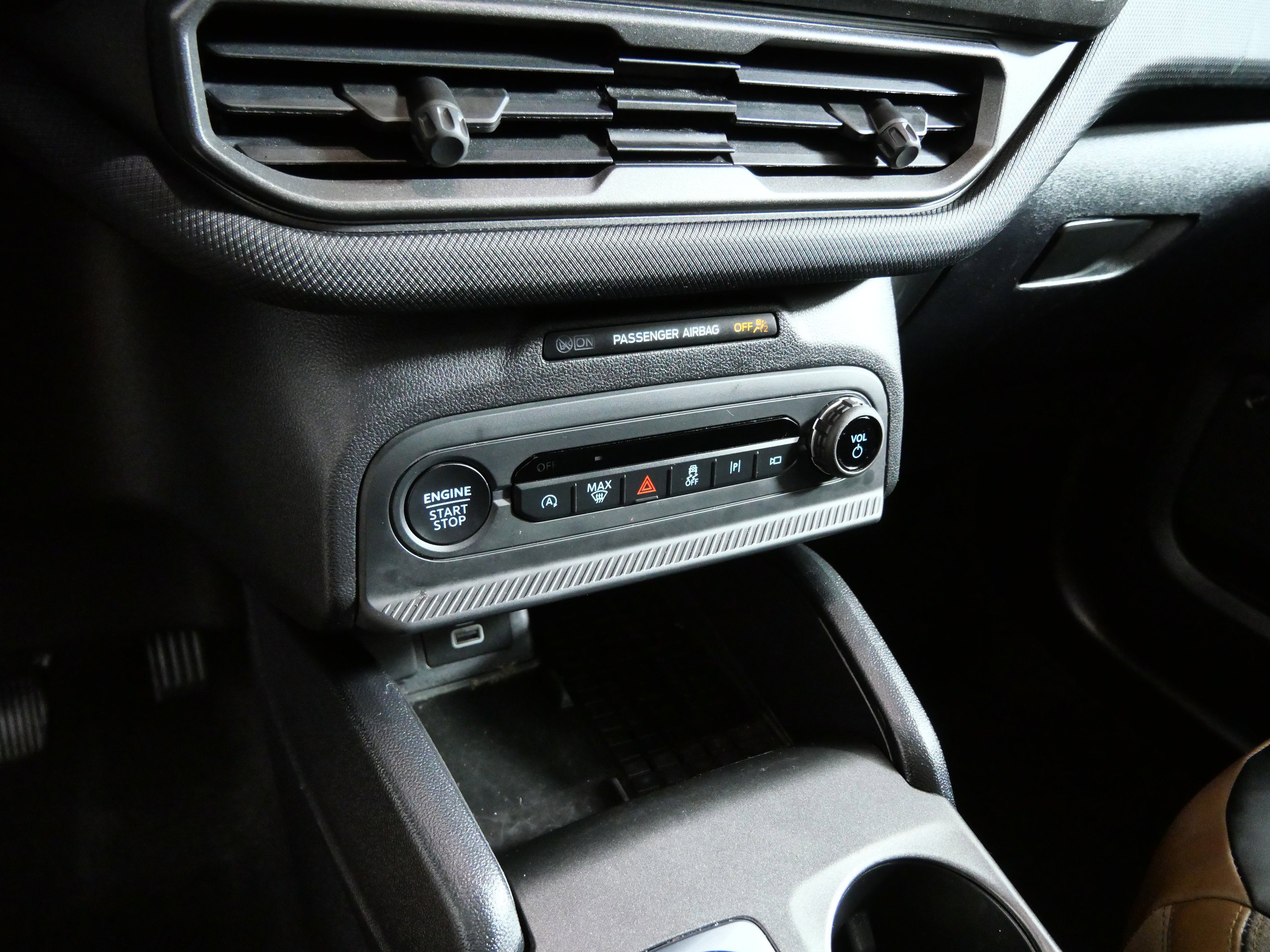 Certified 2025 Ford Bronco Sport Outer Banks w/ Outer Banks Tech Package+ AWD/4WD image 20