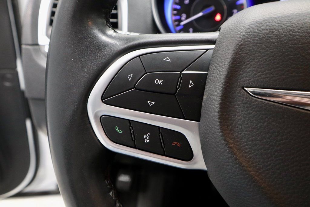 Used 2022 Chrysler 300 Touring image 27