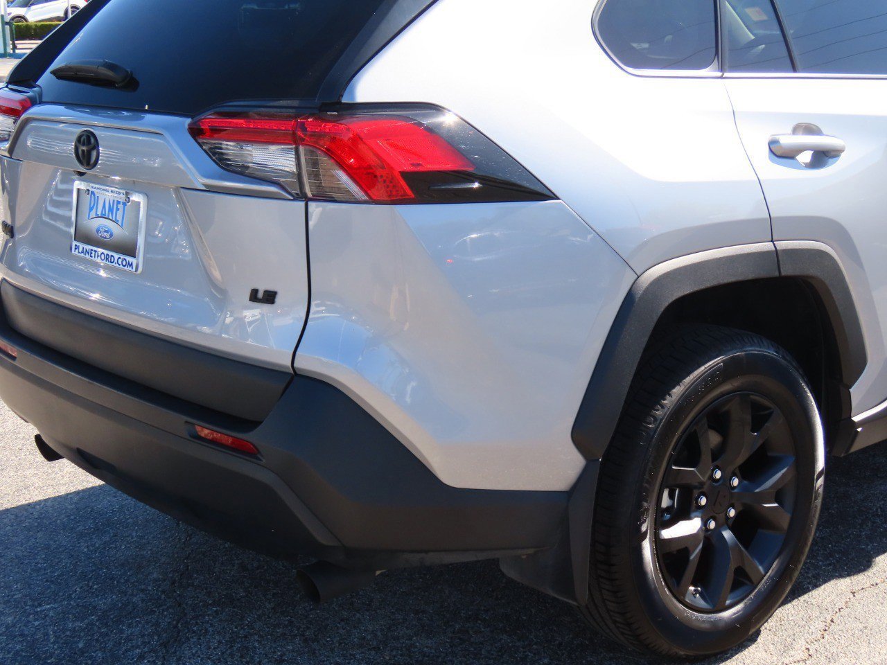 Used 2024 Toyota RAV4 LE image 14