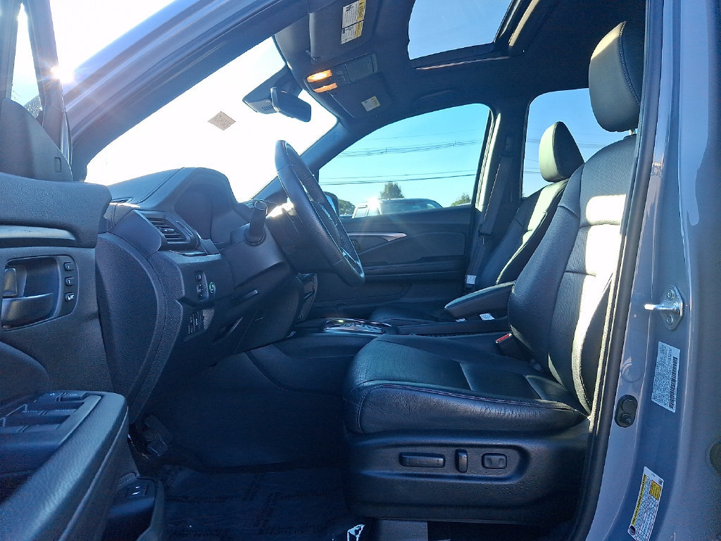 Used 2023 Honda Passport EX-L image 12