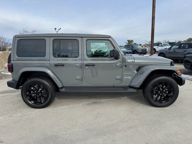 Used 2023 Jeep Wrangler Unlimited Sahara w/ Cold Weather Group image 6