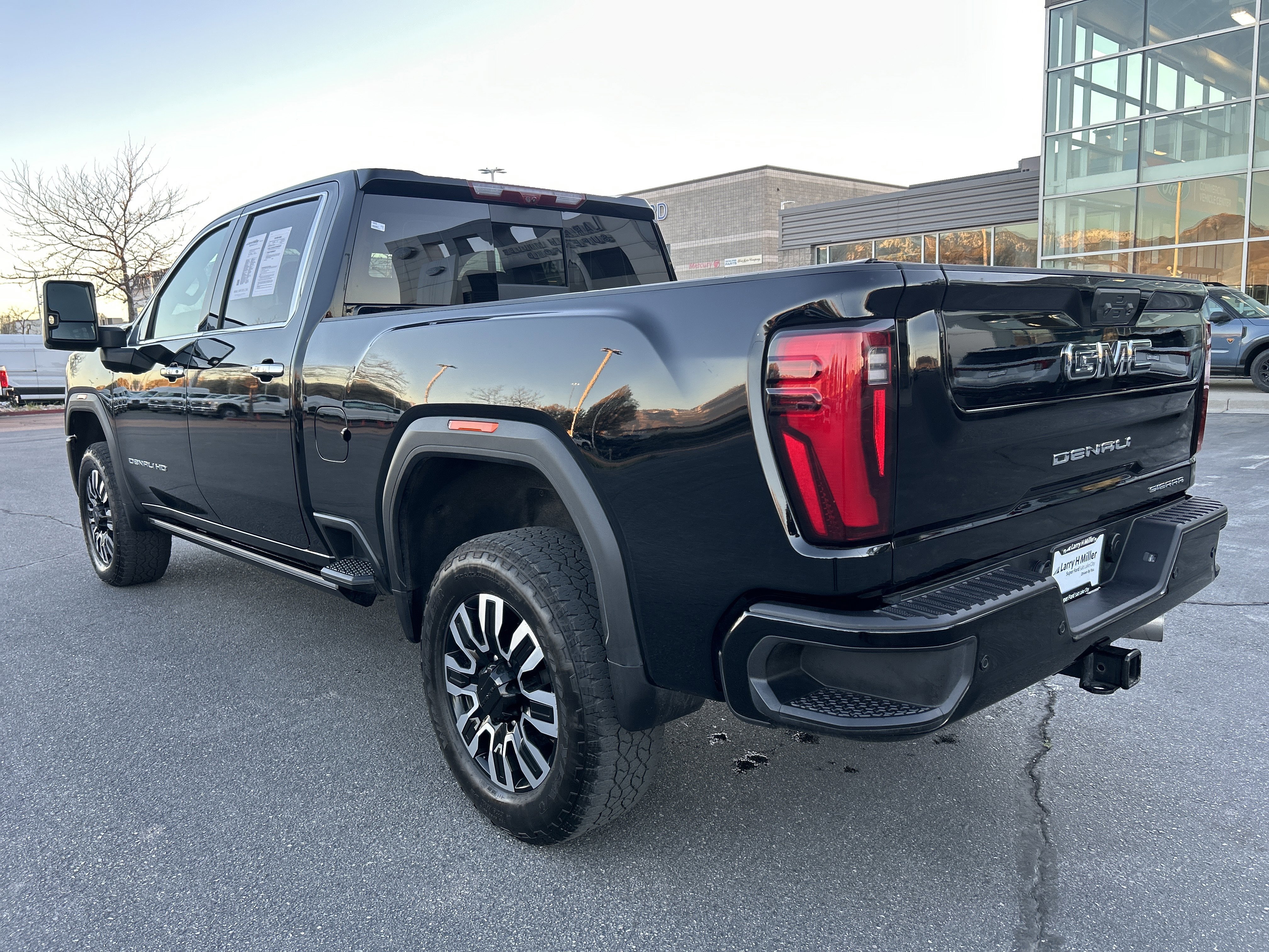 Used 2025 GMC Sierra 2500 Denali Ultimate w/ Max Trailering Package image 4