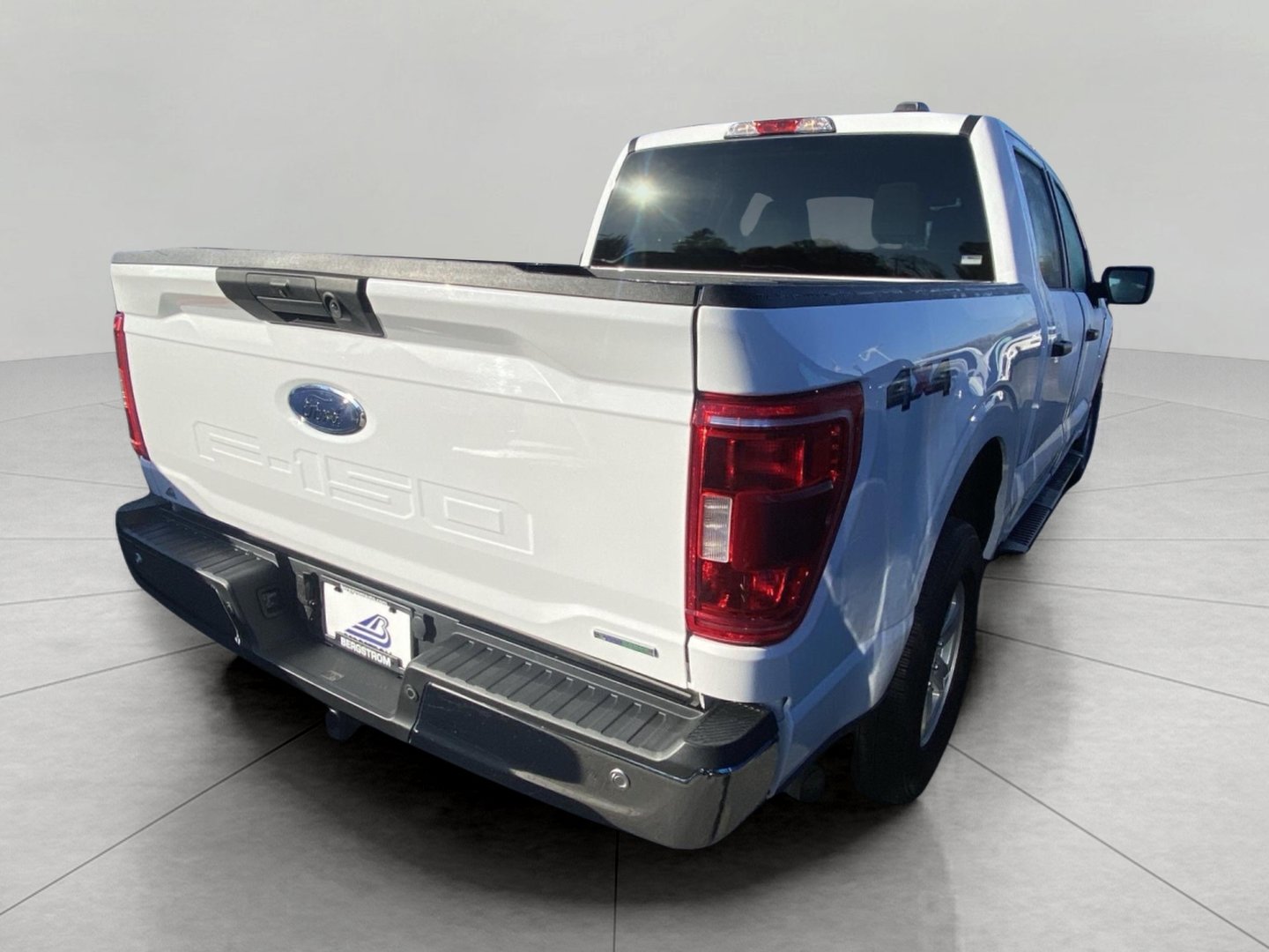 Certified 2022 Ford F150 XLT w/ Trailer Tow Package AWD/4WD image 6