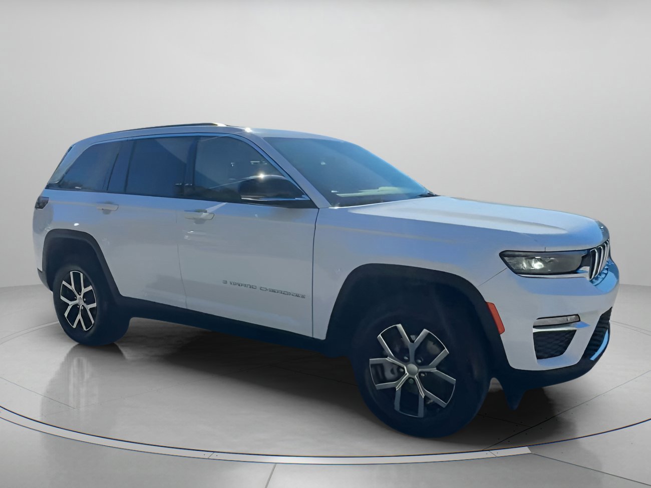 Used 2025 Jeep Grand Cherokee Limited w/ Trailer Tow Package image 31