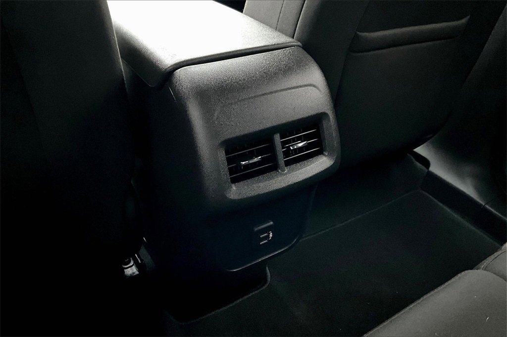 Used 2023 Chevrolet Equinox LT w/ Driver Convenience Package image 33