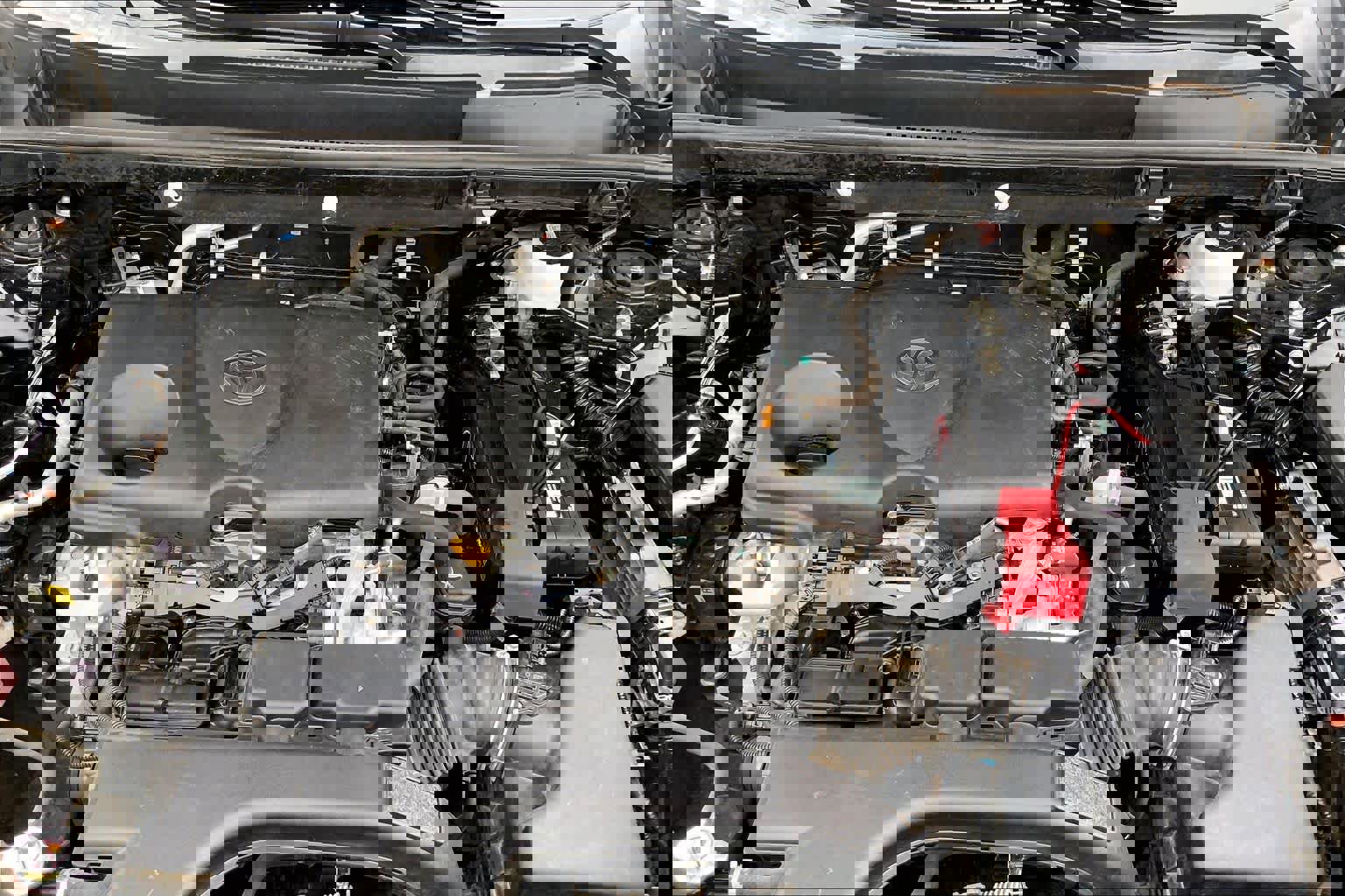 Used 2020 Toyota RAV4 XLE image 31