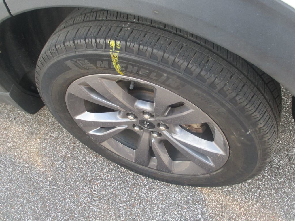 Certified 2022 Ford Explorer XLT w/ Equipment Group 202A image 23