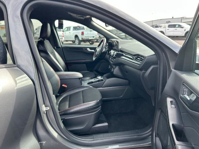 Certified 2025 Ford Escape ST-Line Select AWD/4WD image 9