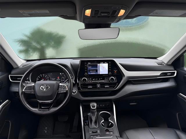 Used 2020 Toyota Highlander XLE image 22