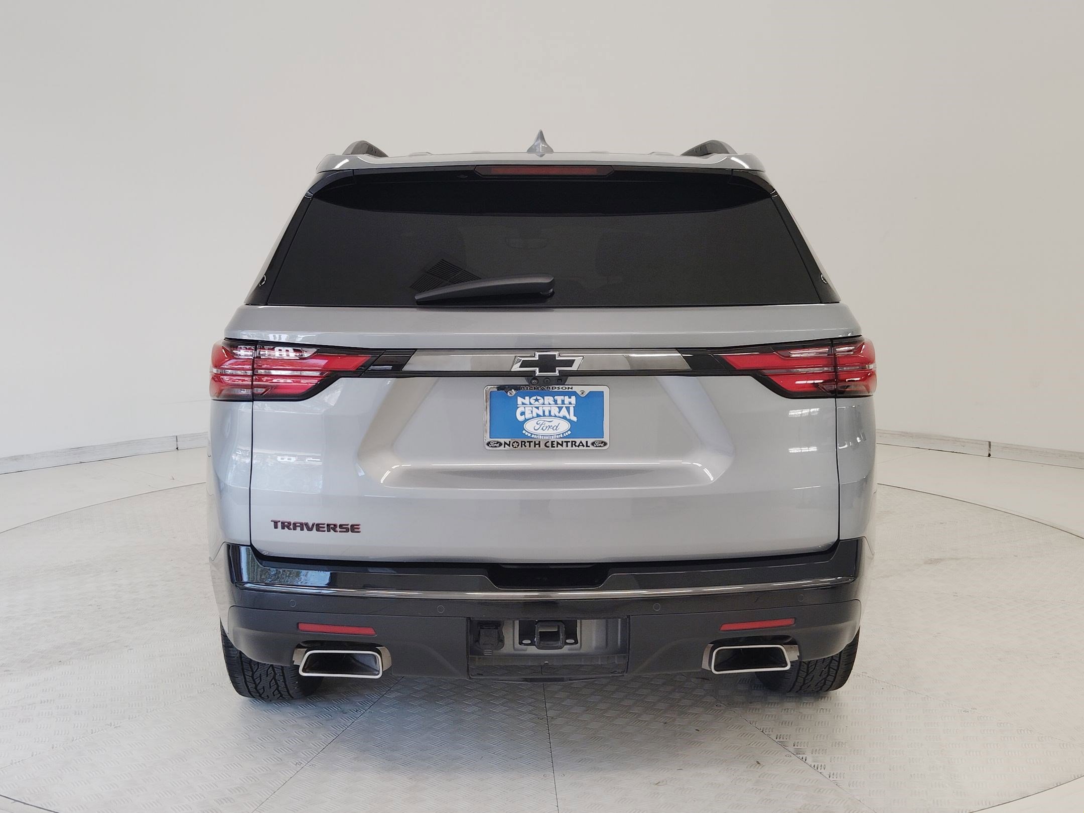 Used 2023 Chevrolet Traverse Premier w/ Redline Edition image 4