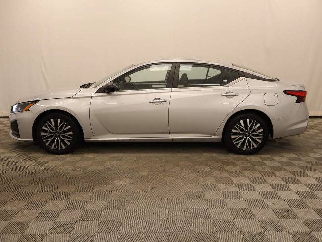 Used 2025 Nissan Altima 2.5 SV FWD image 5