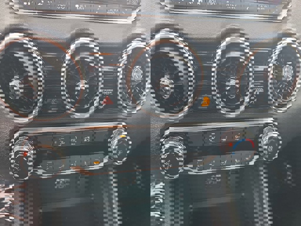 Used 2023 Nissan Sentra SV image 24