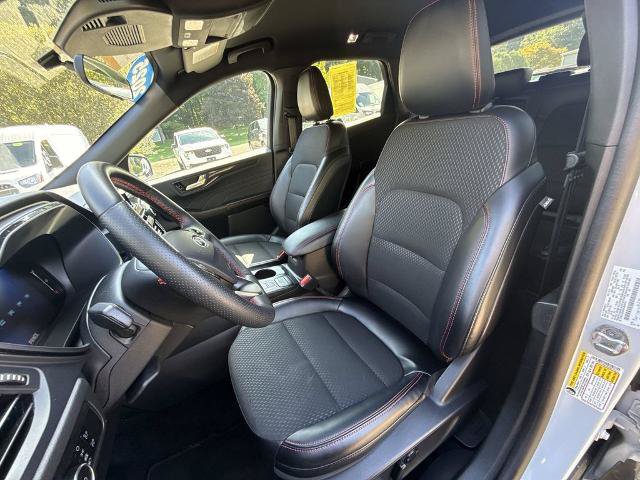 Certified 2025 Ford Escape ST-Line Select AWD/4WD image 11
