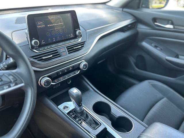 Used 2025 Nissan Altima 2.5 SV FWD image 24