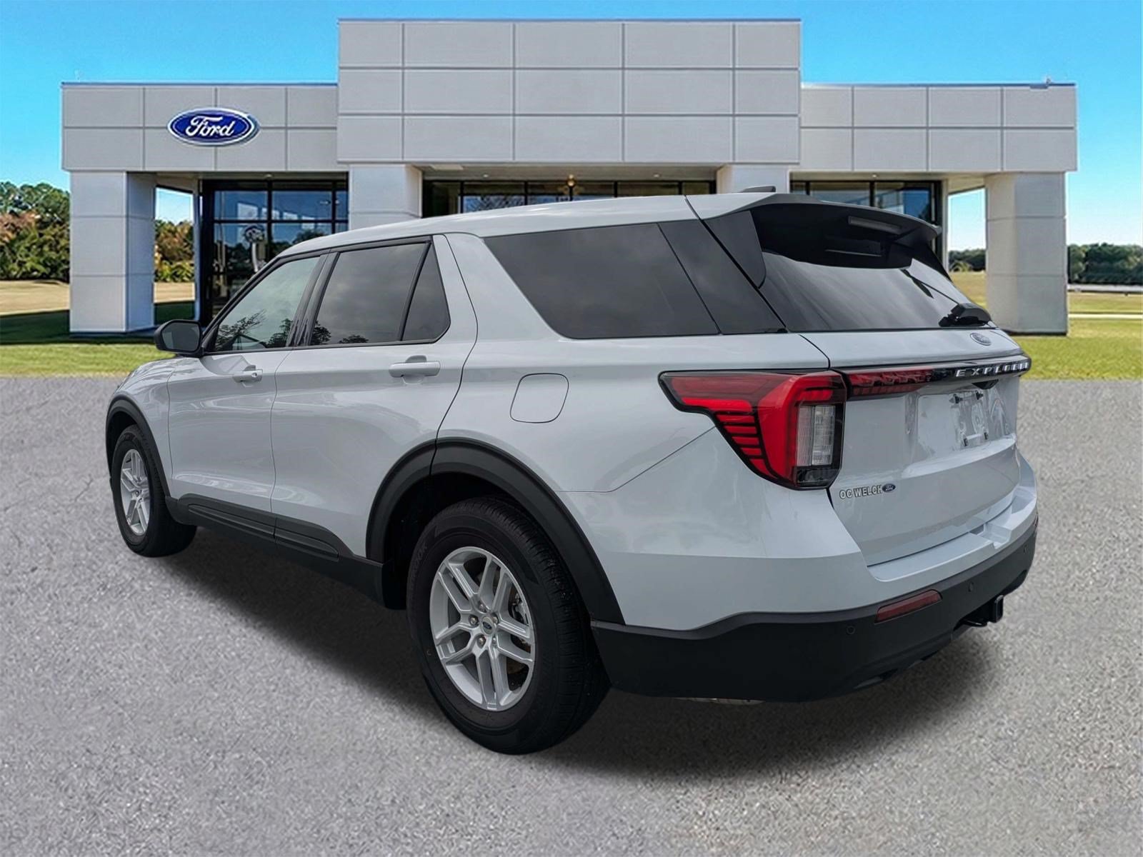 Certified 2026 Ford Explorer Active RWD image 6