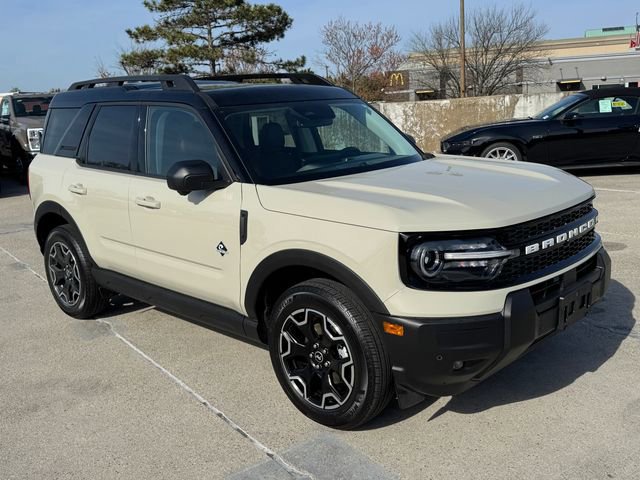 Certified 2025 Ford Bronco Sport Outer Banks w/ Outer Banks Tech Package+ AWD/4WD image 8