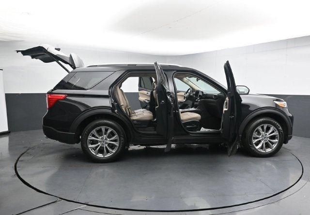 Certified 2024 Ford Explorer Limited AWD/4WD image 37