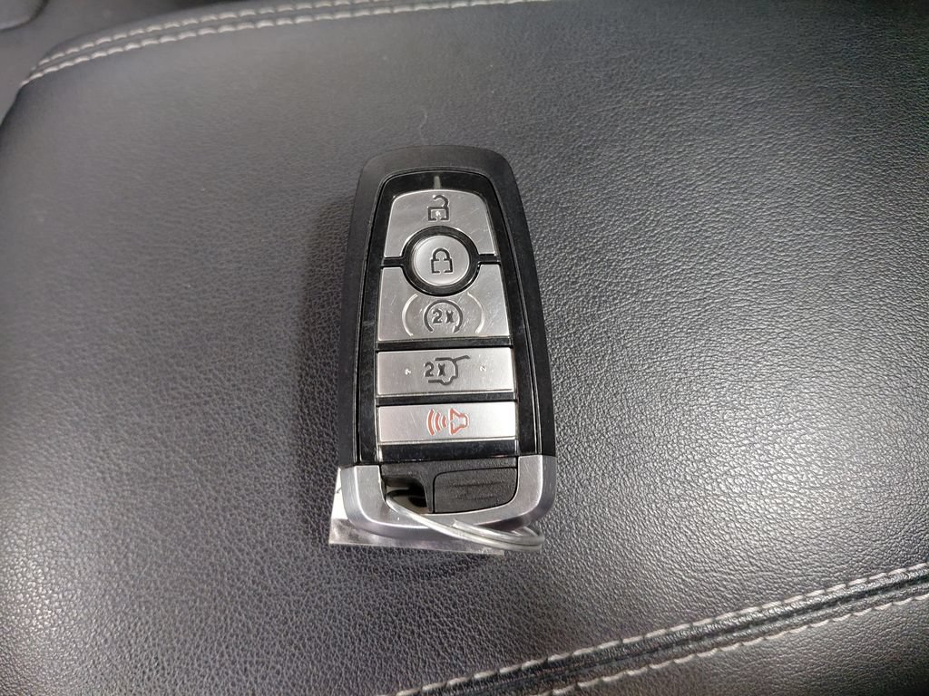 Certified 2020 Ford Edge Titanium AWD/4WD image 8