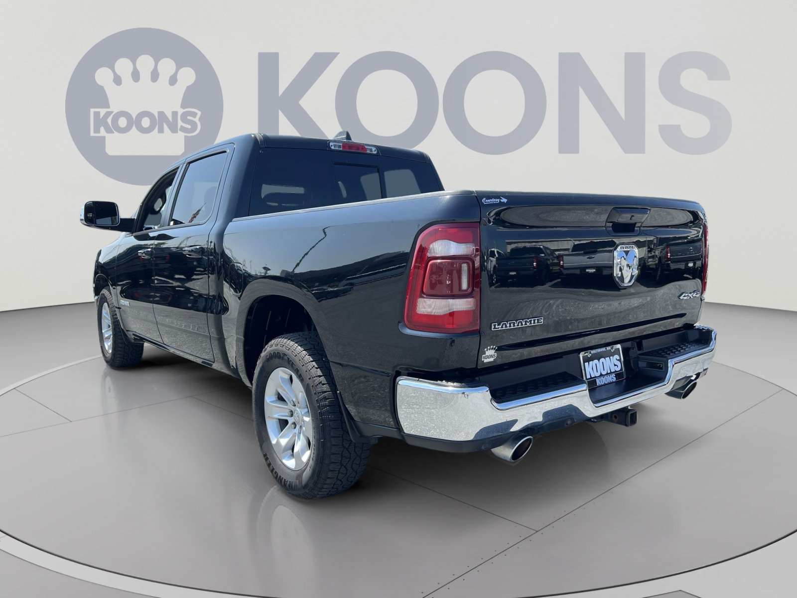 Used 2024 RAM 1500 Laramie AWD/4WD image 4