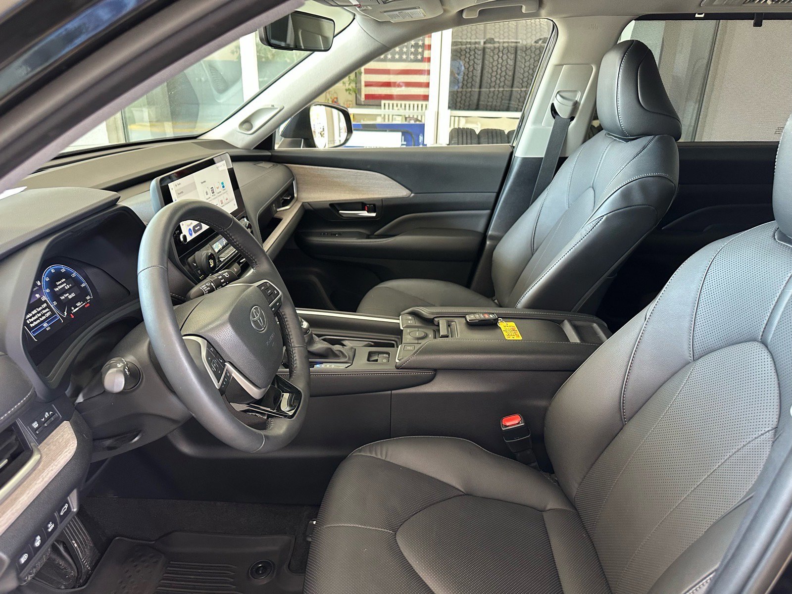 Used 2024 Toyota Grand Highlander Limited image 17