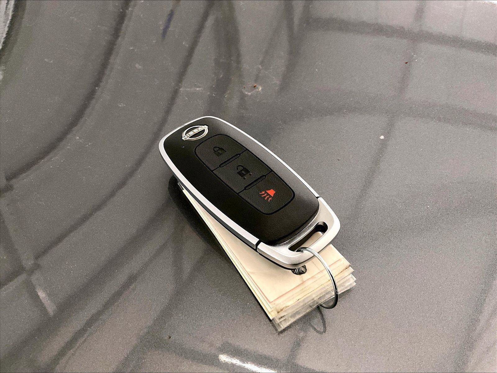 Used 2025 Nissan Kicks SV image 9