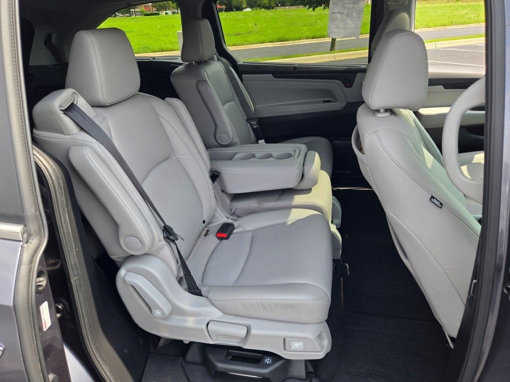 Used 2024 Honda Odyssey Touring image 9