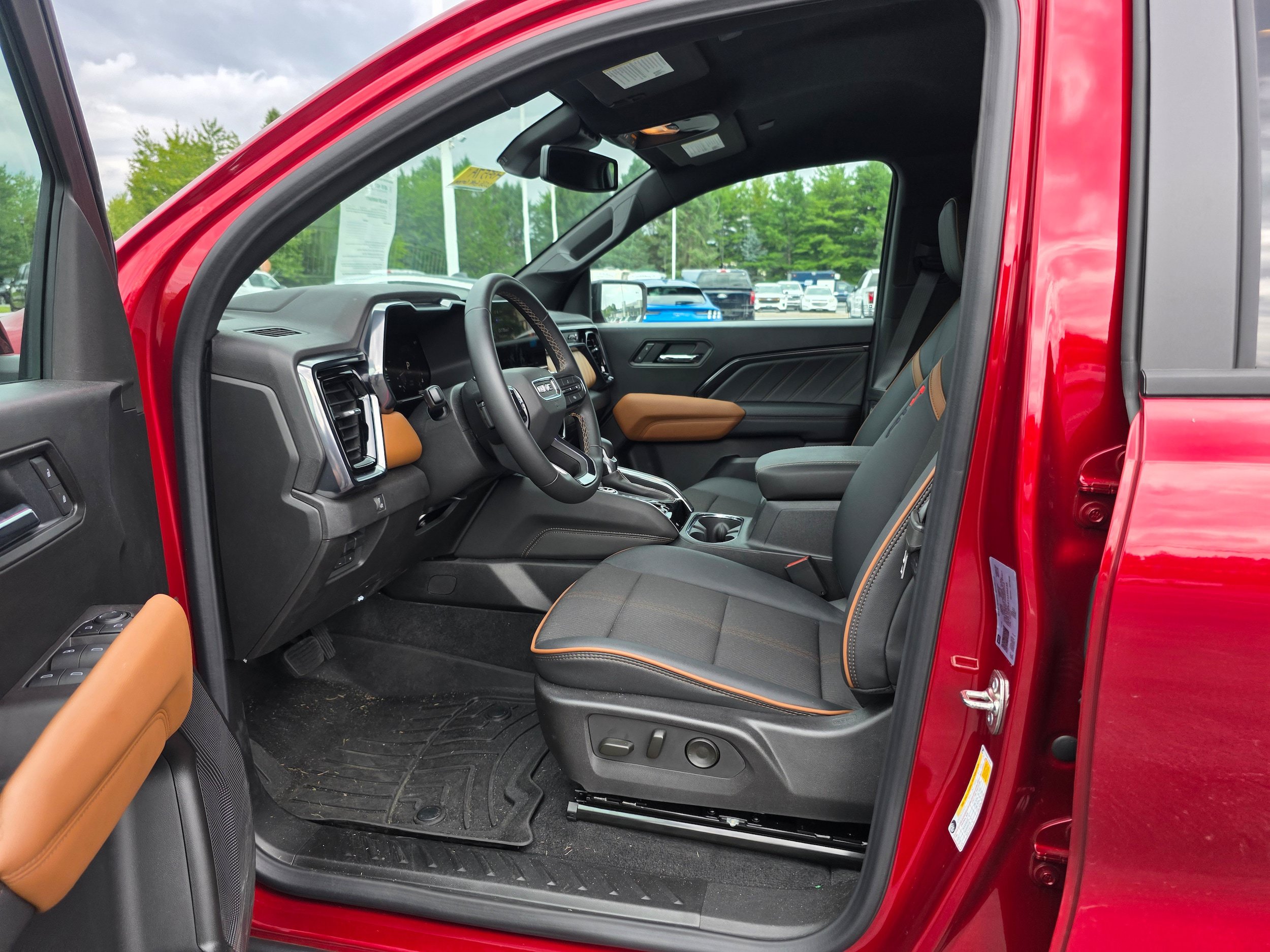 Used 2026 GMC Canyon AT4 AWD/4WD image 19