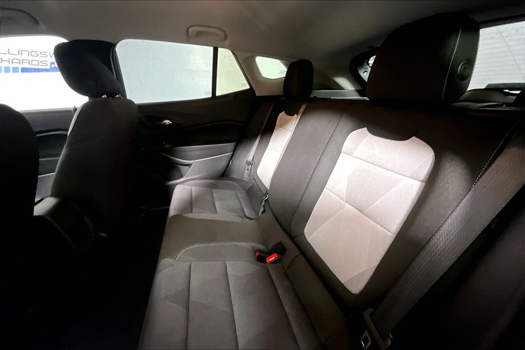 Used 2025 Chevrolet Trax LS FWD image 21