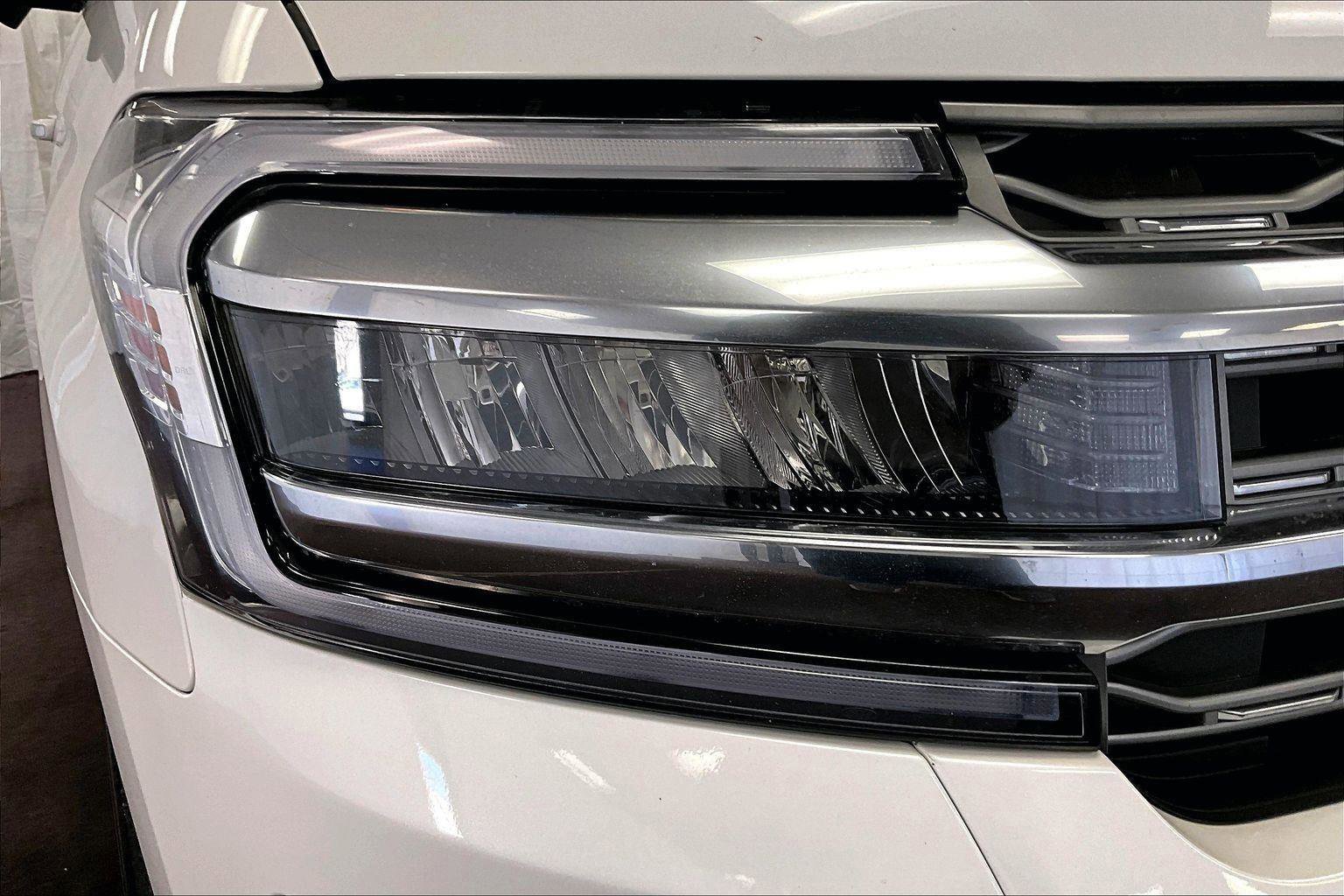 Certified 2024 Ford Expedition Max Platinum image 28