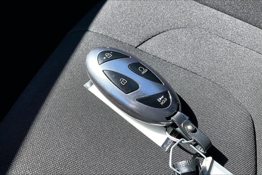 Used 2025 Hyundai Elantra Sport image 13
