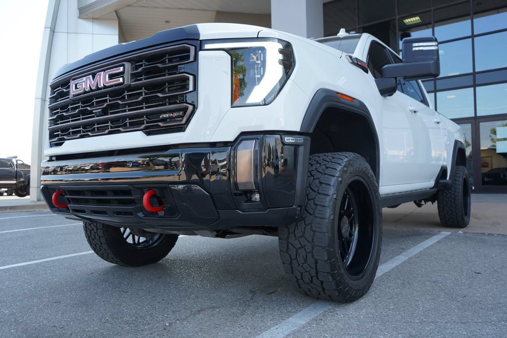 Used 2024 GMC Sierra 2500 AT4X AWD/4WD image 4