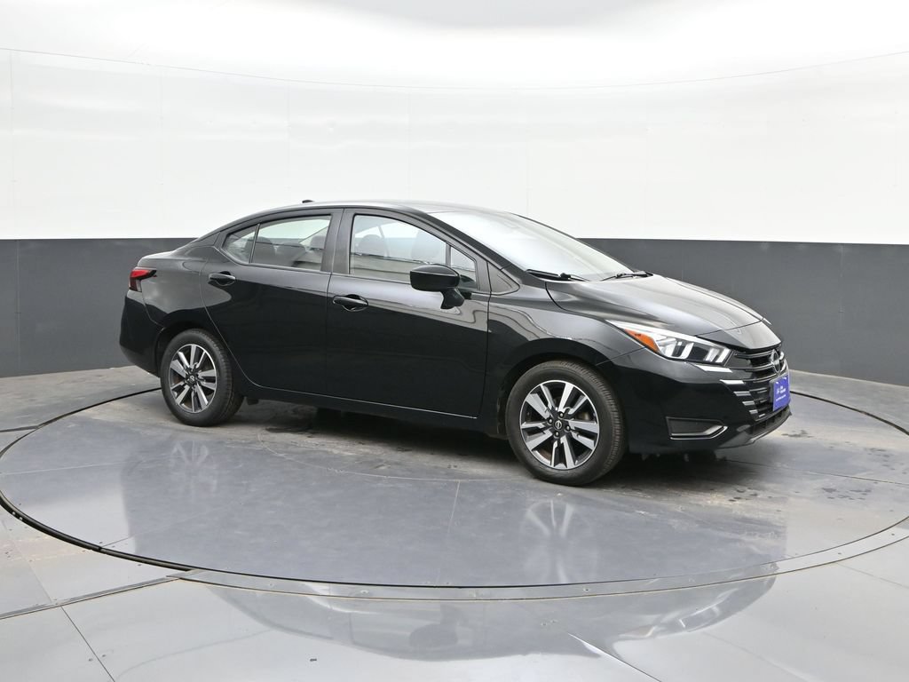 Used 2023 Nissan Versa SV FWD image 14