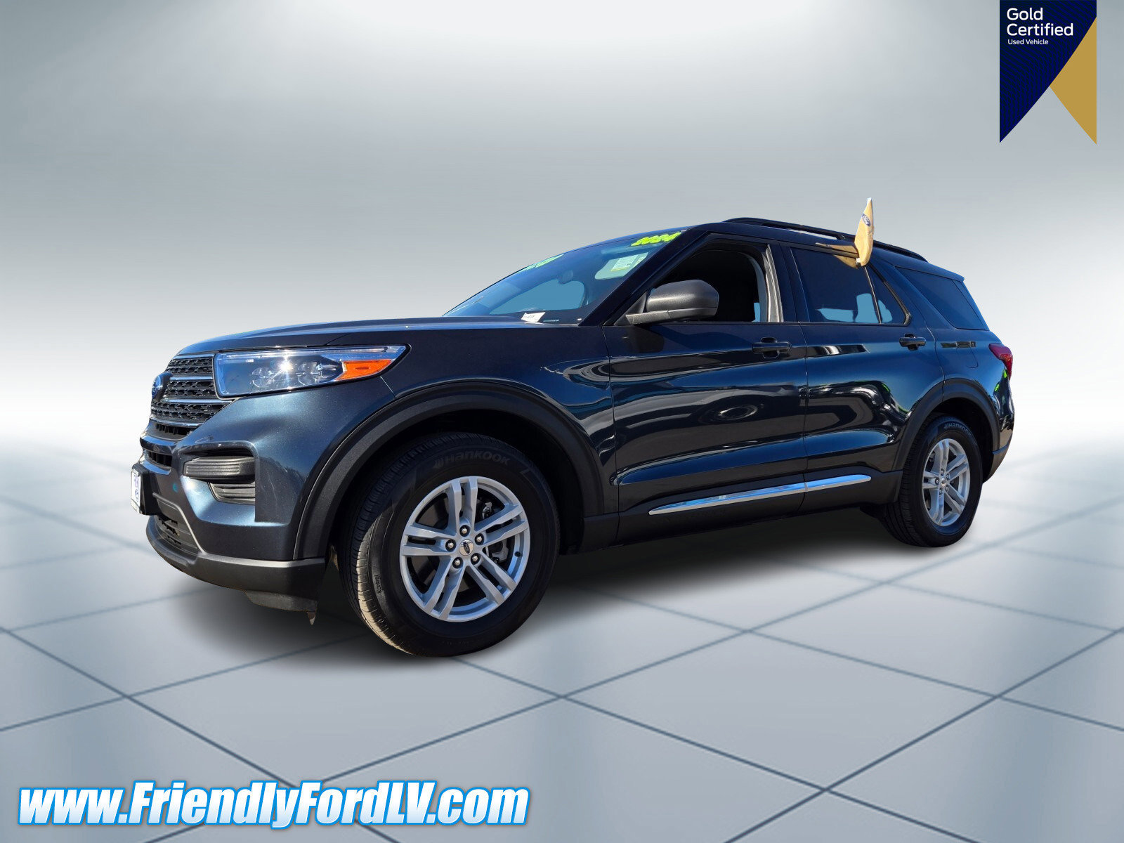 Certified 2024 Ford Explorer XLT RWD image 1