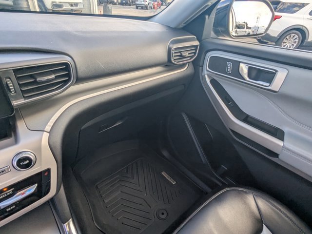 Certified 2022 Ford Explorer XLT w/ Equipment Group 202A image 19