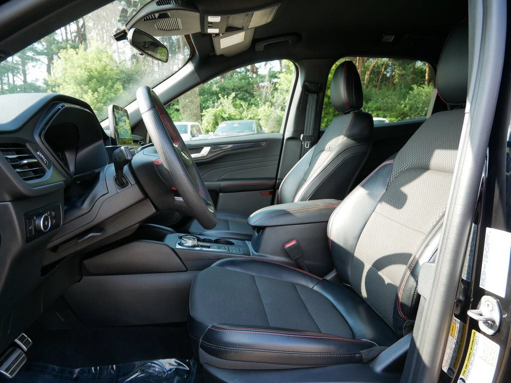 Certified 2023 Ford Escape ST-Line Select AWD/4WD image 14