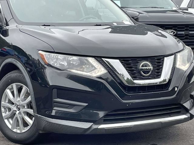 Used 2020 Nissan Rogue SV FWD image 2
