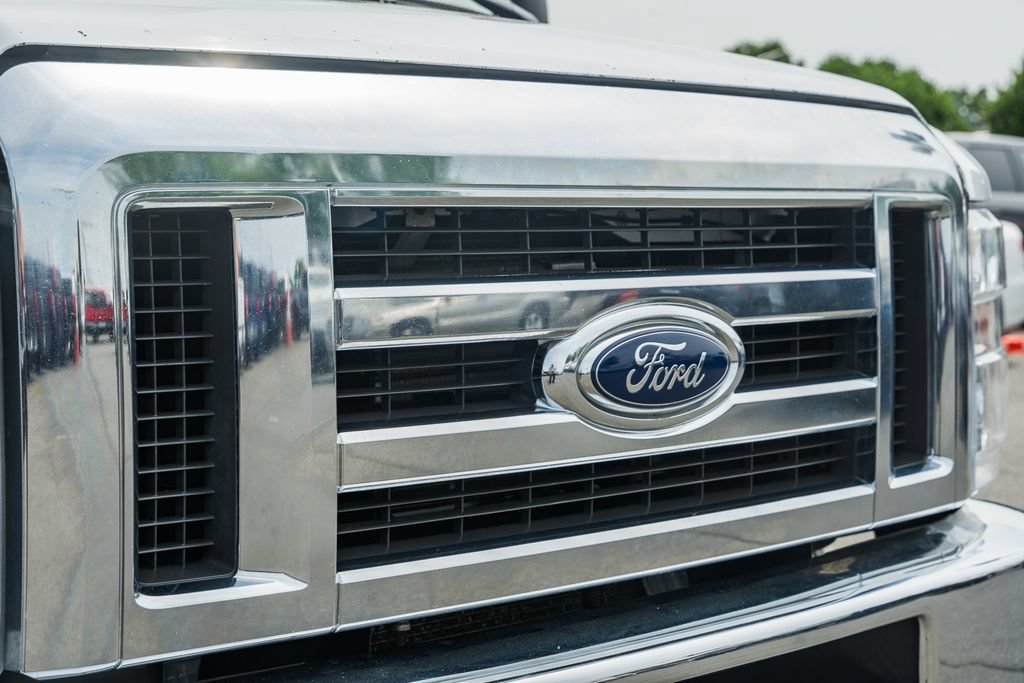 Certified 2021 Ford E-350 and Econoline 350 Super Duty w/ Power Windows & Locks Group RWD image 8