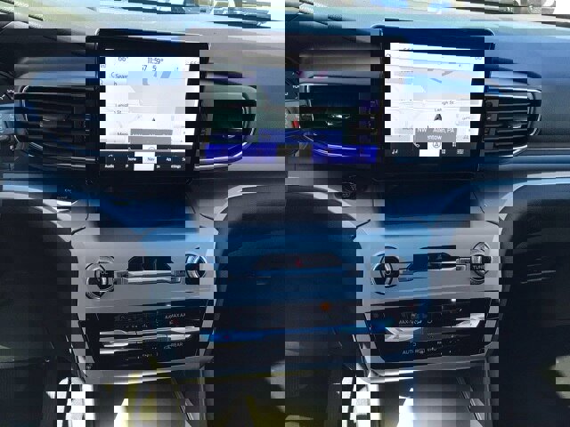 Certified 2022 Ford Explorer XLT w/ Equipment Group 202A image 14