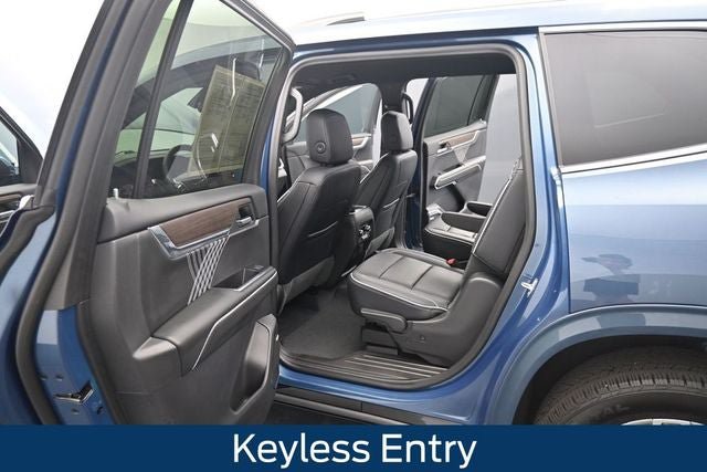 Used 2024 GMC Acadia Denali AWD/4WD image 18