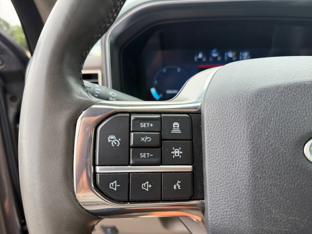 Certified 2025 Ford F350 Platinum w/ Platinum Plus Package AWD/4WD image 23
