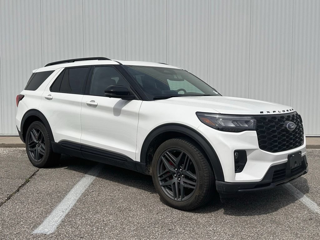Certified 2025 Ford Explorer ST w/ Sun And Sound Package AWD/4WD image 9