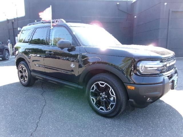 Certified 2025 Ford Bronco Sport Outer Banks w/ Outer Banks Tech Package+ AWD/4WD image 3