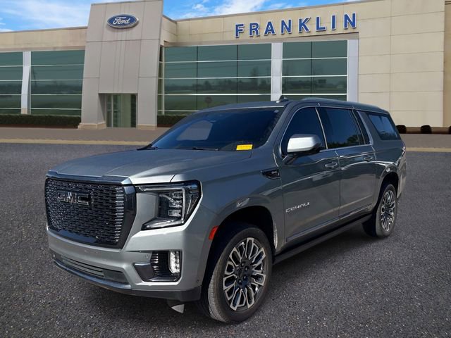 Used 2023 GMC Yukon XL Denali Ultimate w/ LPO, Floor Liner Package AWD/4WD image 3
